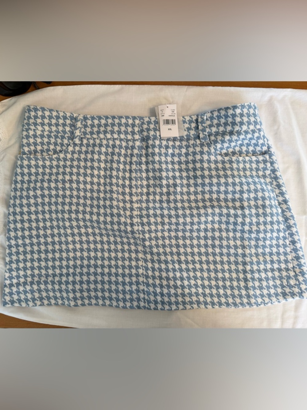 NWT Gabrielle Union Blue and White Houndstooth Skirt, Size XXL